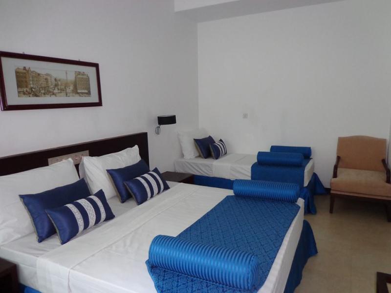 Earl's Red Passikudah