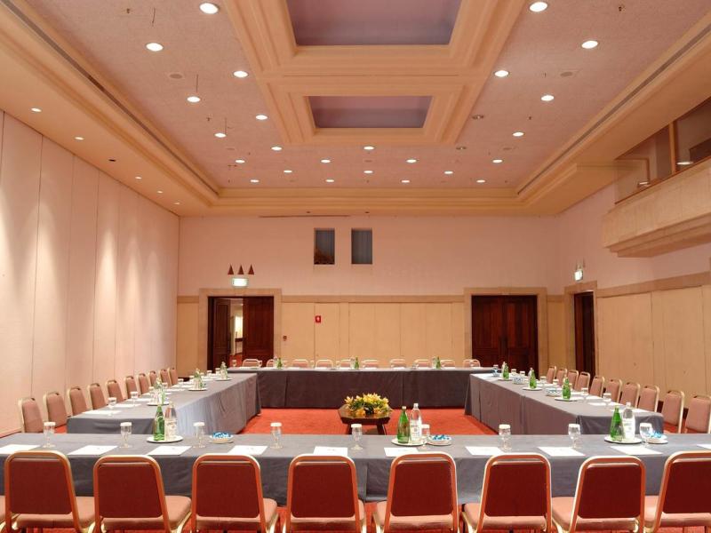 Coral Beach Hotel & Resort