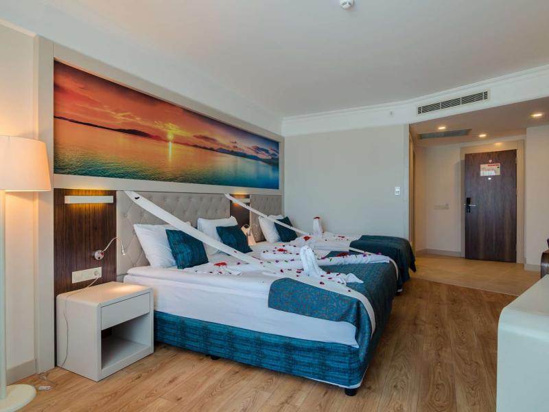 The Lumos Deluxe Resort Hotel & Spa