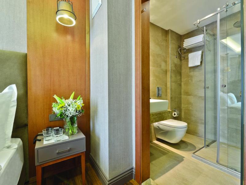 Blueway Hotel City