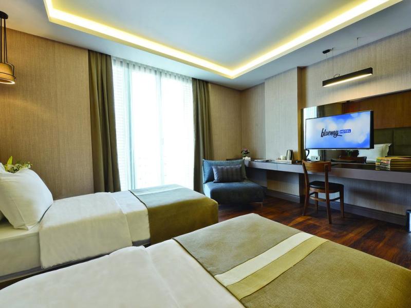 Blueway Hotel City