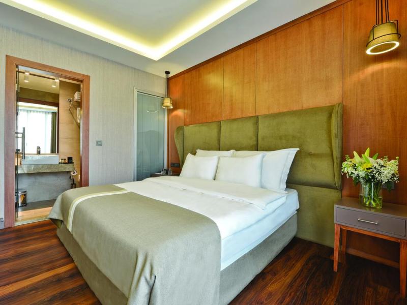 Blueway Hotel City