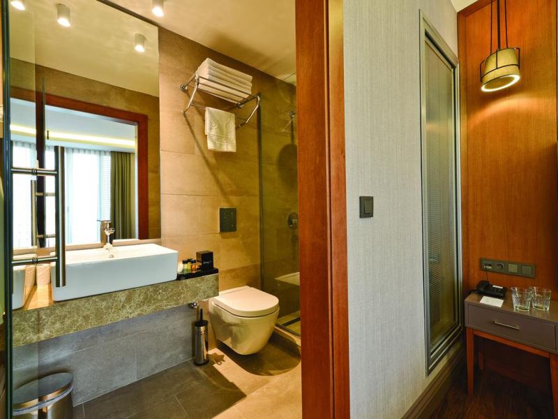 Blueway Hotel City