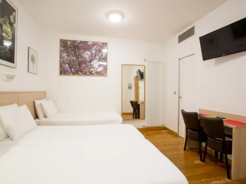 Hotel Darcet