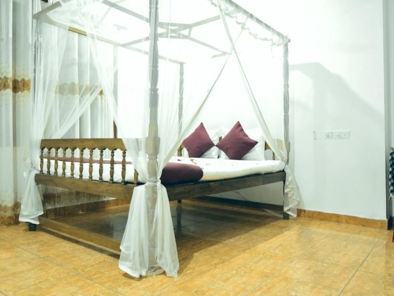 Serendpity Beach Hotel Unawatuna