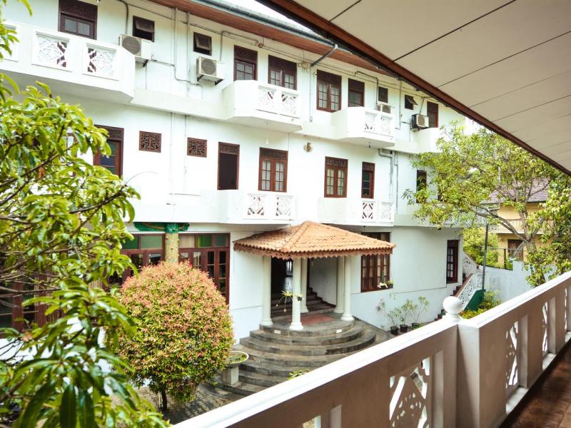 Serendpity Beach Hotel Unawatuna