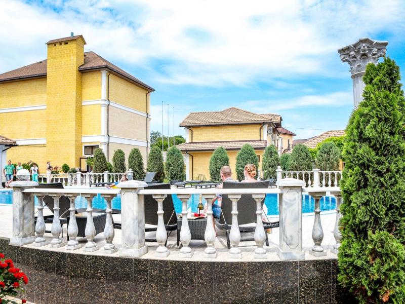 Leo Palace
