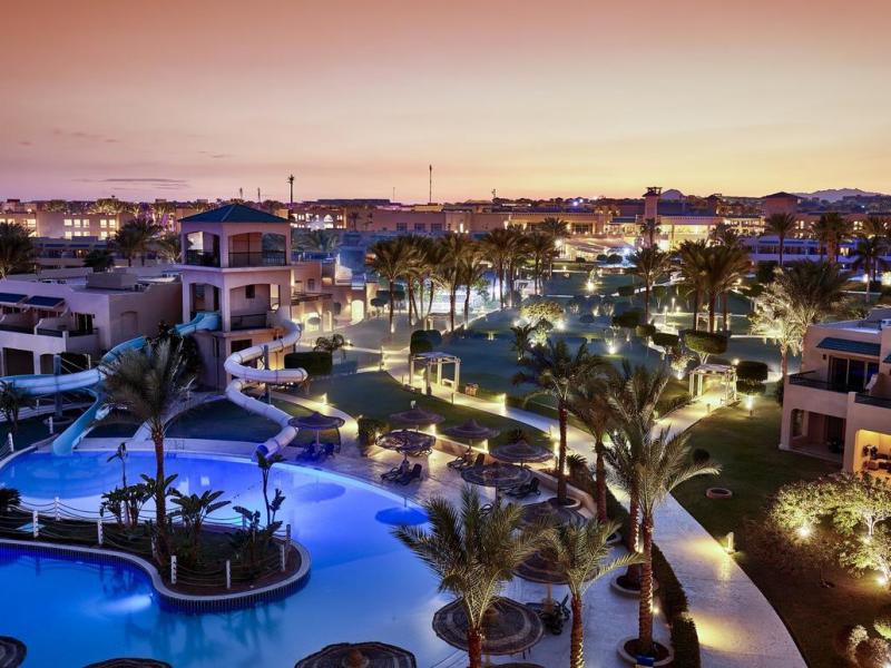 Coral Sea Holiday Resort & Aqua Park