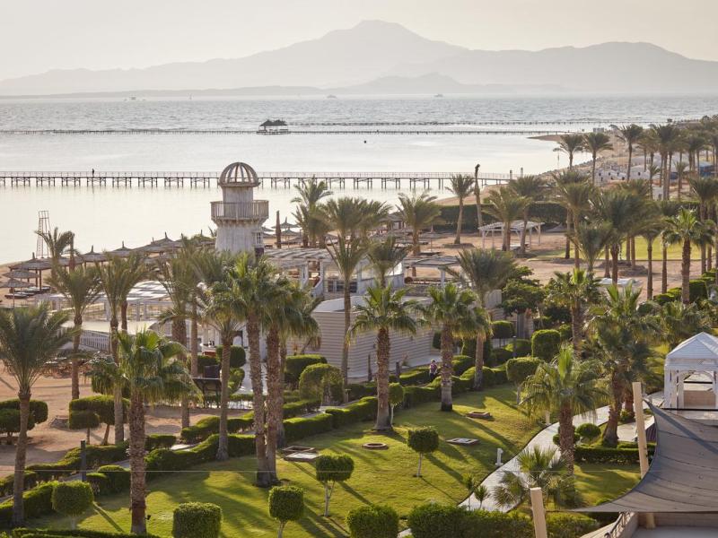 Coral Sea Holiday Resort & Aqua Park