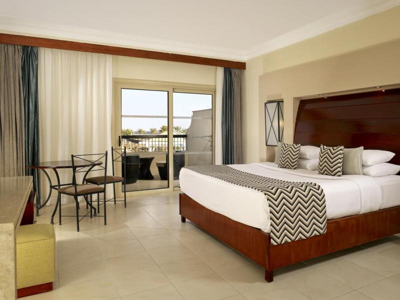 Coral Sea Holiday Resort & Aqua Park