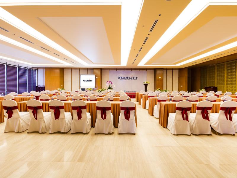 Starcity Hotel & Condotel Beachfront Nha Trang