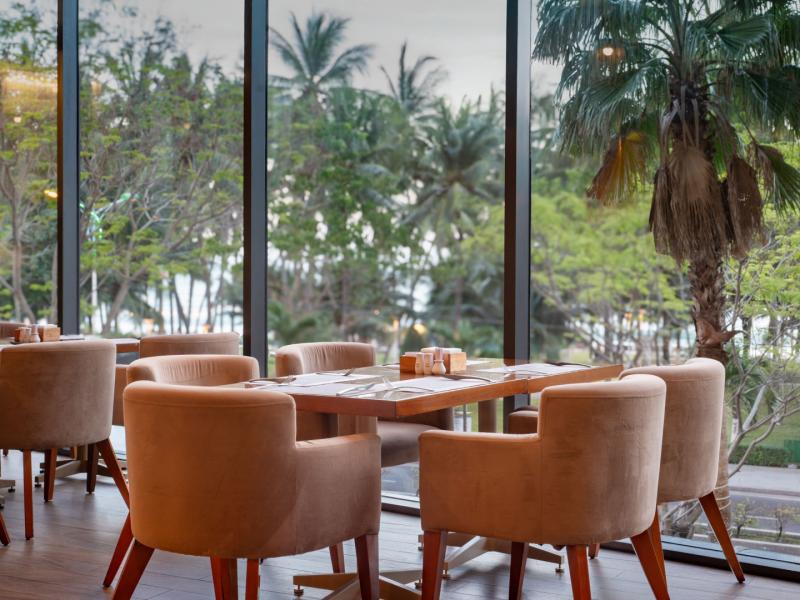 Starcity Hotel & Condotel Beachfront Nha Trang