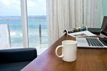 Отель Ocean Edge Suites Colombo Шри-Ланка, Коломбо, фото 18