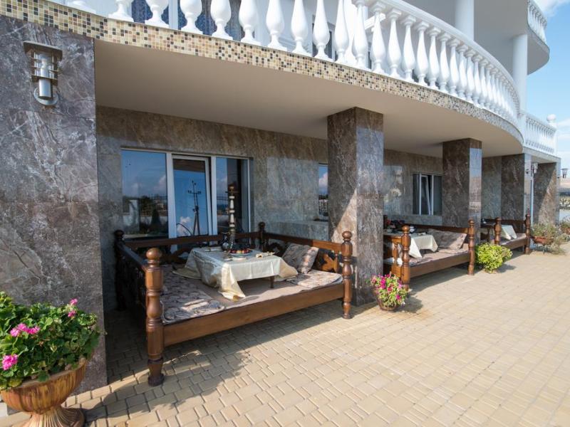 Hayat Hotel