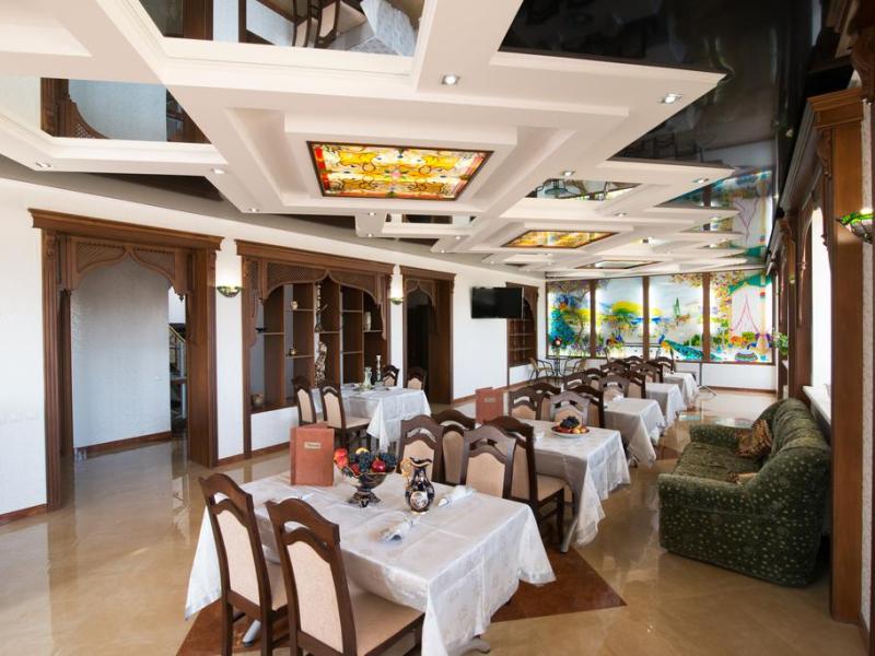 Hayat Hotel