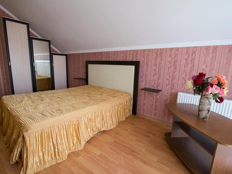 Hayat Hotel