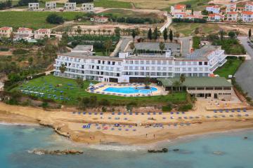 Отель Corallia Beach Hotel Apartments Кипр, Пафос, фото 1