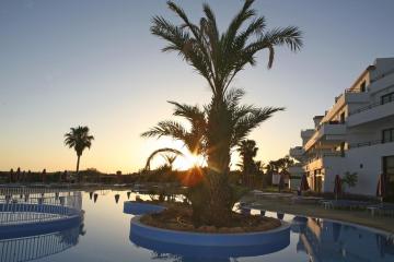 Отель Corallia Beach Hotel Apartments  Кипр, Пафос, фото 4