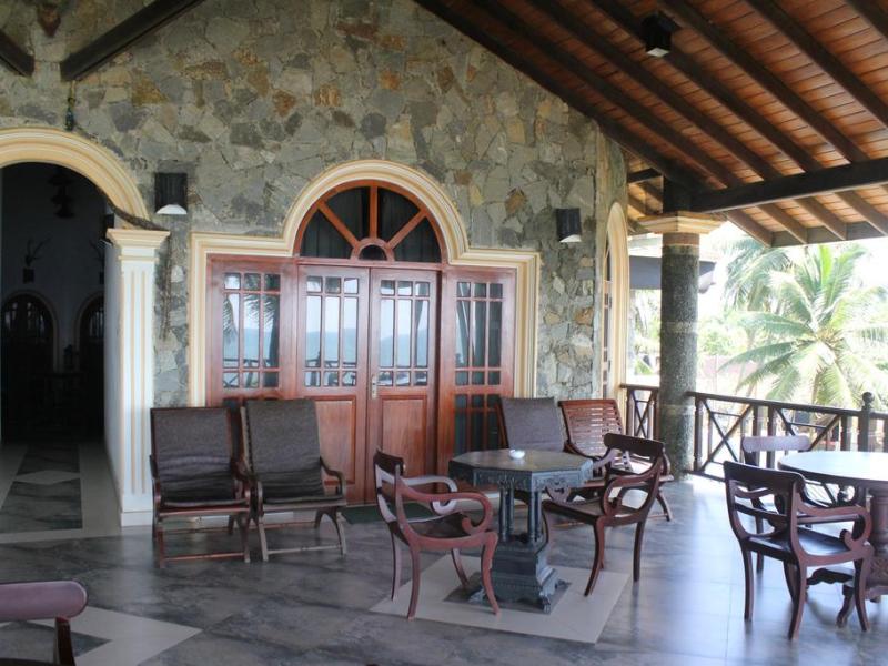 Warahena Beach Hotel