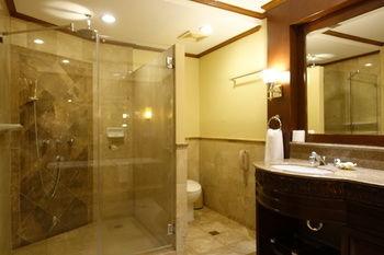 Henann Regency Resort & Spa