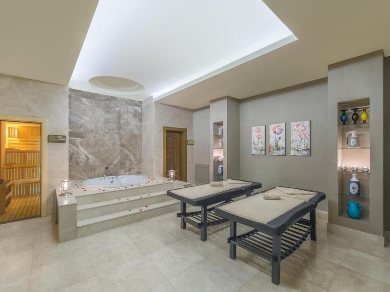 Qafqaz Tufandag Mountain Resort Hotel