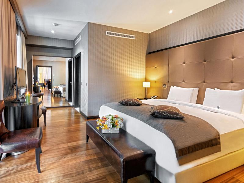 Crowne Plaza Borjomi