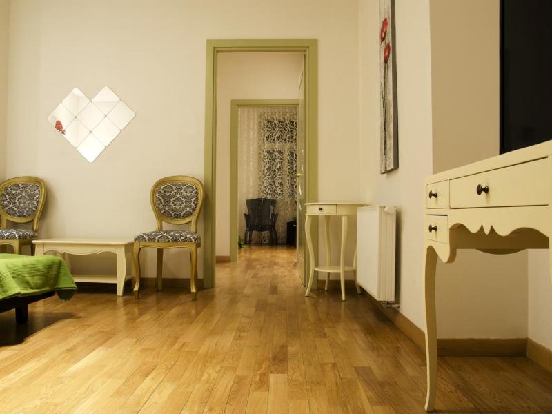 Dolce Vita Suites Hotel