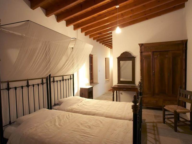 Eveleos Holiday Country House